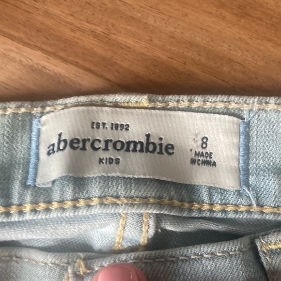 Abercrombie Jeans Shorts Size 8 Just like new! - Picture 2 of 3